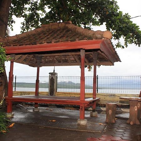 Baru Dua Beach Hotel Banyuwangi  Eksteriør billede