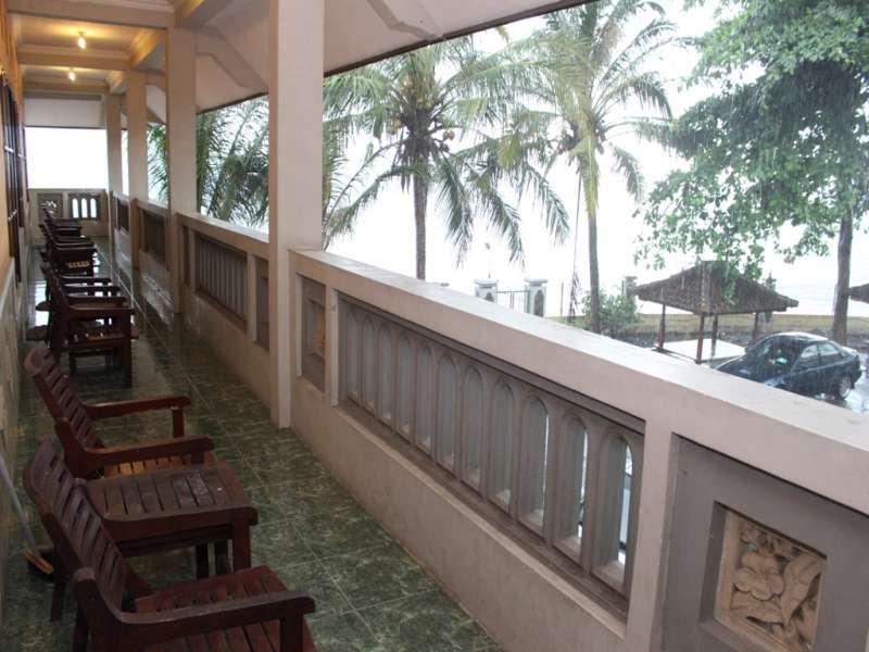 Baru Dua Beach Hotel Banyuwangi  Eksteriør billede
