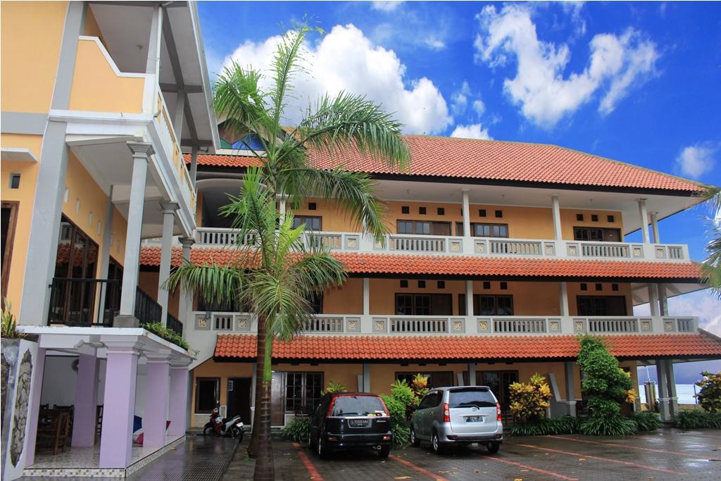 Baru Dua Beach Hotel Banyuwangi  Eksteriør billede