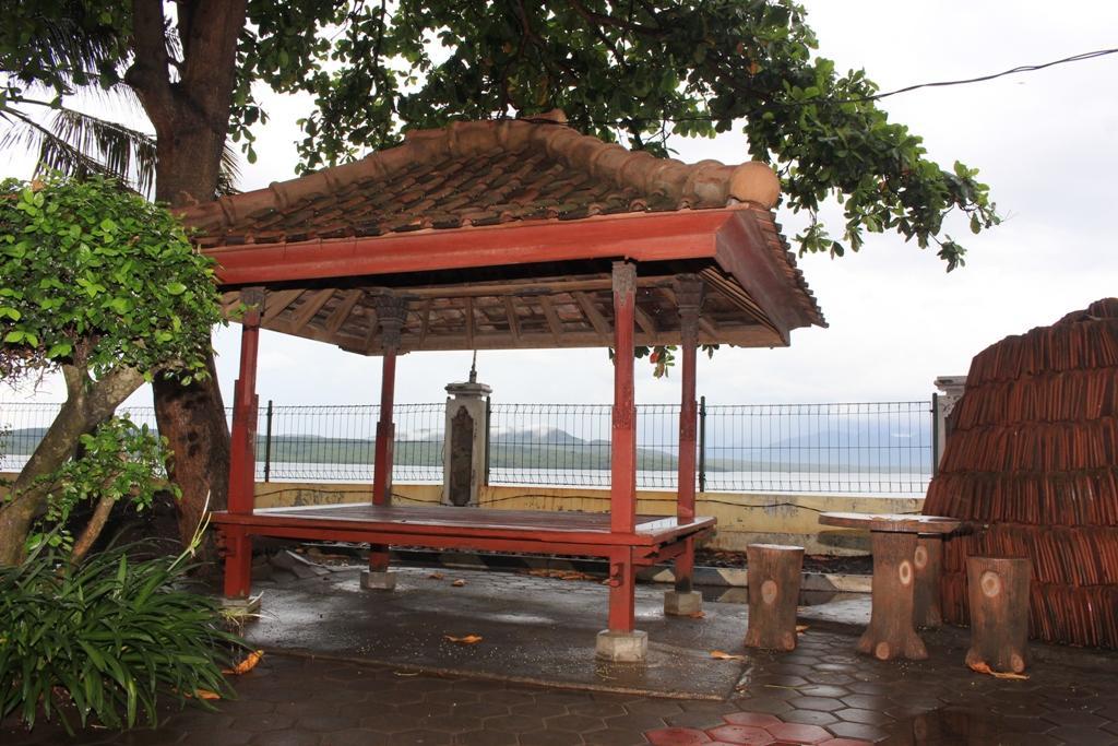 Baru Dua Beach Hotel Banyuwangi  Eksteriør billede