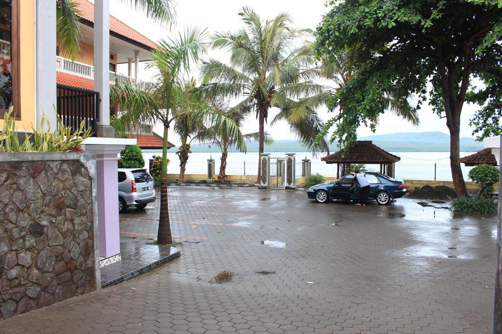 Baru Dua Beach Hotel Banyuwangi  Eksteriør billede
